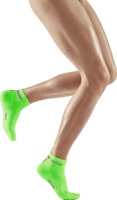 Rückansicht von CEP THE RUN COMPRESSION SOCKS LOW CUT Laufsocken Damen green