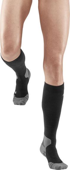 Rückansicht von CEP LIGHT MERINO HIKING COMPRESSION SOCKS Wandersocken Damen black