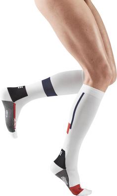 Rückansicht von CEP THE RUN LIMITED 2024.1 COMPRESSION SOCKS Laufsocken Damen white