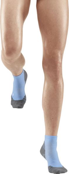 Rückansicht von CEP LIGHT MERINO HIKING COMPRESSION SOCKS Wandersocken Damen light blue