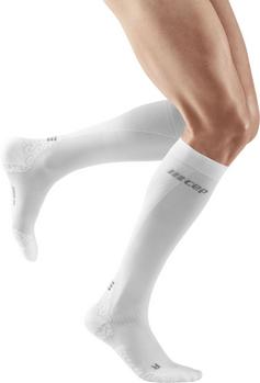 Rückansicht von CEP ULTRALIGHT COMPRESSION SOCKS KNEE-HIGH Laufsocken Herren white