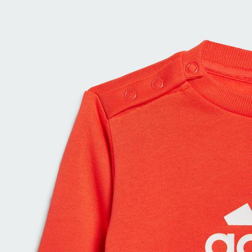 Rückansicht von adidas Badge of Sport Jogginganzug Trainingsanzug Kinder Bright Red / White