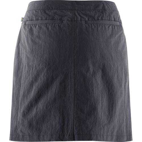 Rückansicht von FJÄLLRÄVEN Travellers MT Skort Outdoorrock Damen Marine