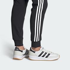 Rückansicht von adidas RUN 70s 2.0 Schuh Sneaker Damen Cloud White / Core Black / Grey One