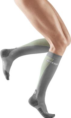 Rückansicht von CEP ULTRALIGHT COMPRESSION SOCKS KNEE-HIGH Laufsocken Damen grey/lime