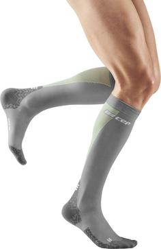 Rückansicht von CEP ULTRALIGHT COMPRESSION SOCKS KNEE-HIGH Laufsocken Herren grey/lime