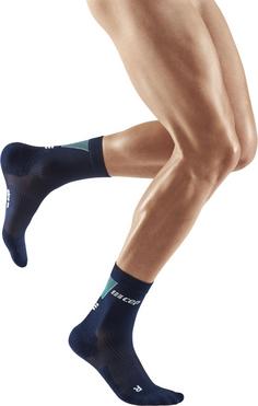 Rückansicht von CEP ULTRALIGHT COMPRESSION SOCKS MID CUT Laufsocken Herren blue/light blue