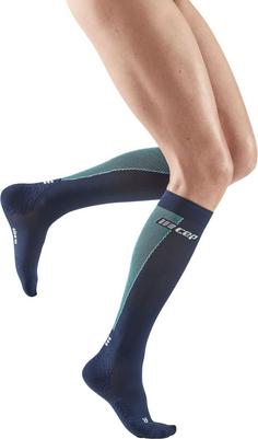 Rückansicht von CEP ULTRALIGHT COMPRESSION SOCKS KNEE-HIGH Laufsocken Damen blue/light blue