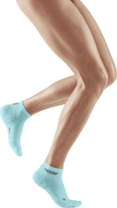 Rückansicht von CEP ULTRALIGHT COMPRESSION SOCKS LOW CUT Laufsocken Damen light blue