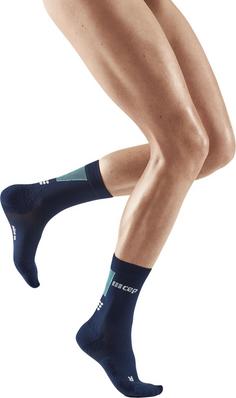 Rückansicht von CEP ULTRALIGHT COMPRESSION SOCKS MID CUT Laufsocken Damen blue/light blue