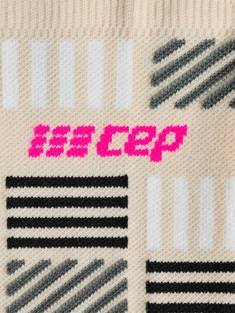 CEP CEP MID CUT THE RUN LIMITED KOMPRESSION Socken Damen - cream/neon pink - 1 | SportScheck