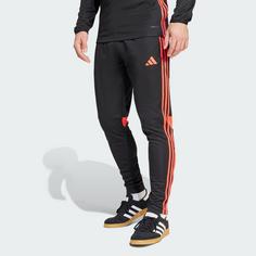 Rückansicht von adidas Tiro 25 Essentials Trainingshose Trainingshose Herren Black / Lucid Red