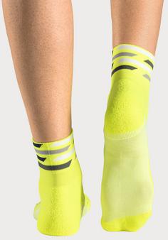 Rückansicht von Chiemsee Funktionssocken Sportsocken weiß blau neon gelb