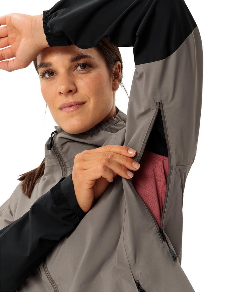 VAUDE VAUDE Women's Moab Rain Jacket II Fahrradjacke Damen - coconut - 1 | SportScheck
