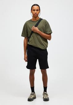Rückansicht von Peak Performance Sweatshorts Herren BLACK