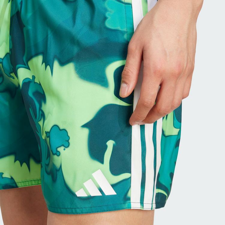 adidas adidas Tie-Dye 5-Inch Badeshorts Badehose Herren - Aurora Ivy / White - 0 | SportScheck