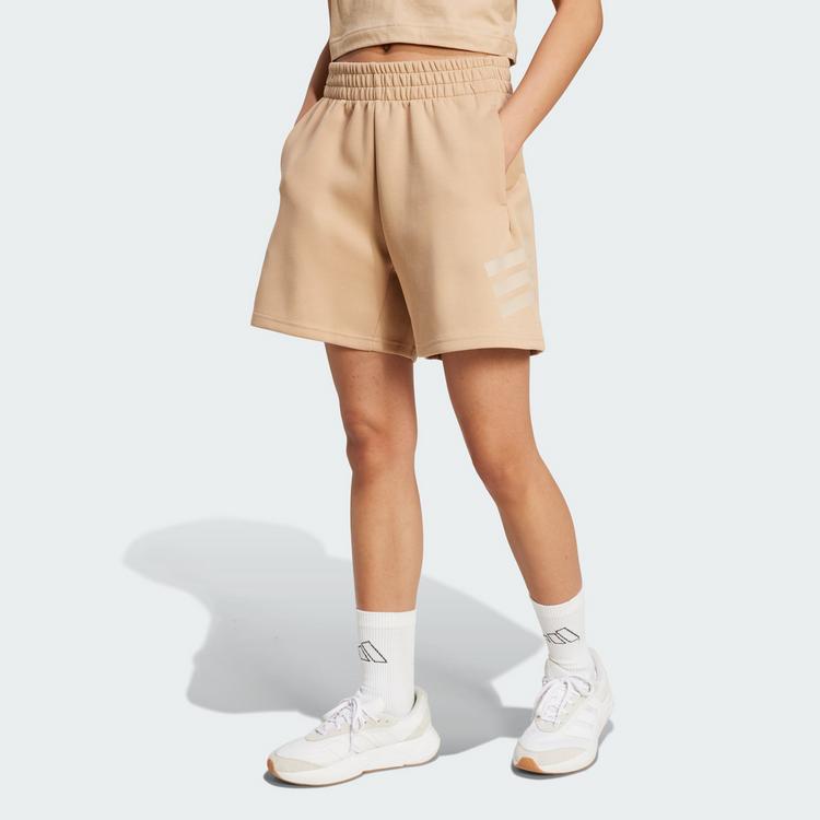 adidas adidas Future Icons 3-Streifen Shorts Funktionsshorts Damen - Warm Sandstone - 0 | SportScheck
