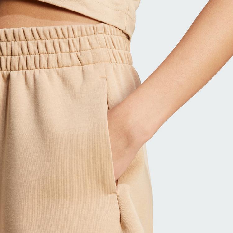 adidas adidas Future Icons 3-Streifen Shorts Funktionsshorts Damen - Warm Sandstone - 0 | SportScheck