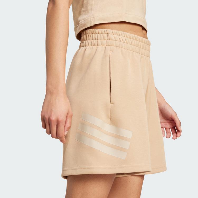 adidas adidas Future Icons 3-Streifen Shorts Funktionsshorts Damen - Warm Sandstone - 1 | SportScheck