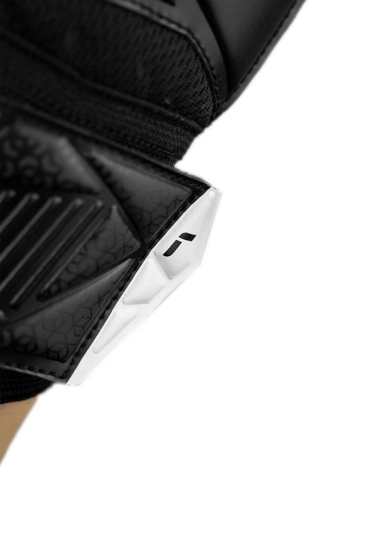 Reusch Reusch Attrakt Resist Junior Torwarthandschuhe - 7700 black - 1 | SportScheck