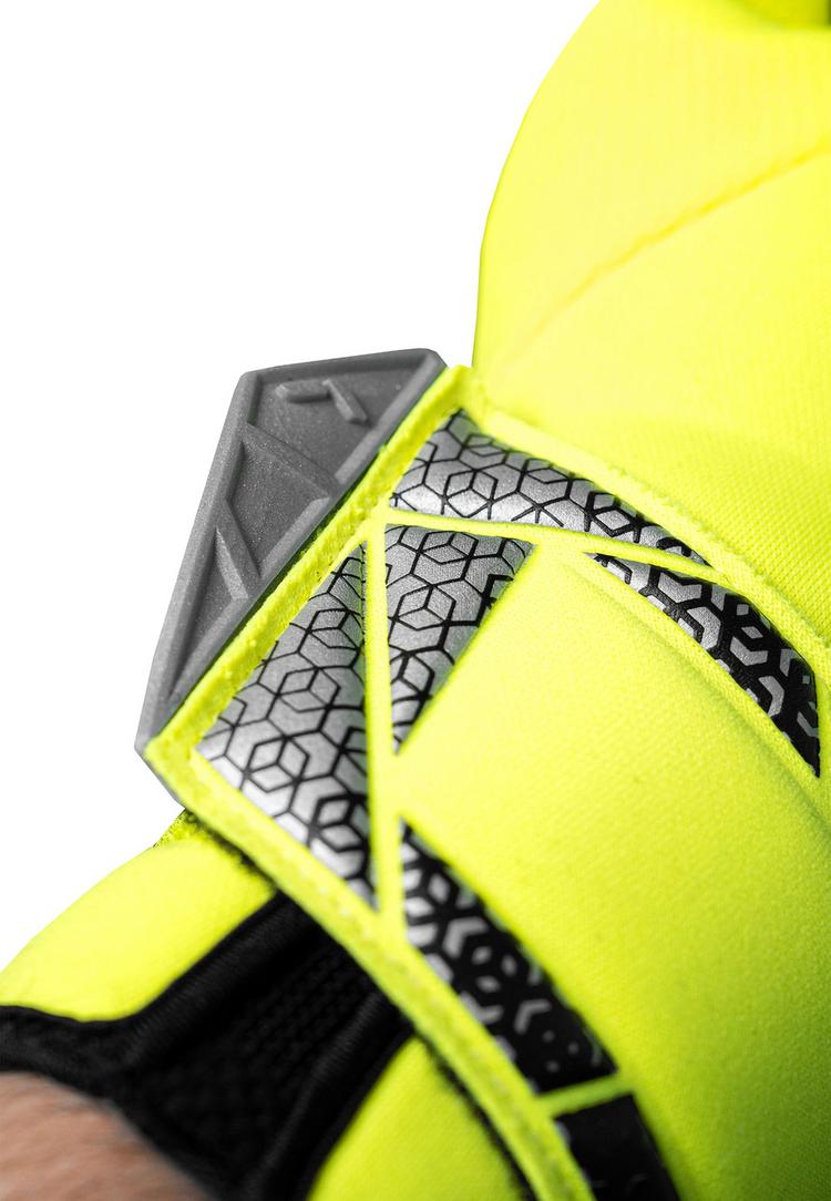 Reusch Reusch Attrakt Fusion Guardian Torwarthandschuhe - 2025 safe yell/silver/black - 4 | SportScheck