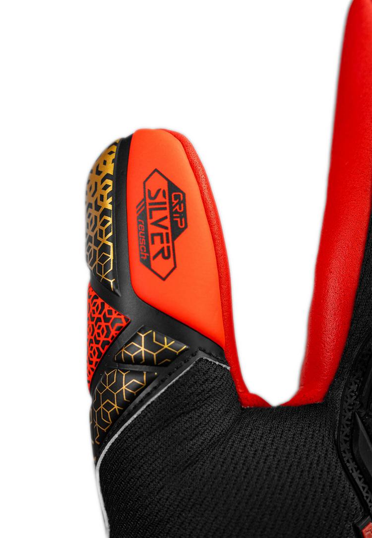 Reusch Reusch Attrakt Freegel Silver Junior Torwarthandschuhe - 7075 blck/gold/firy red - 2 | SportScheck