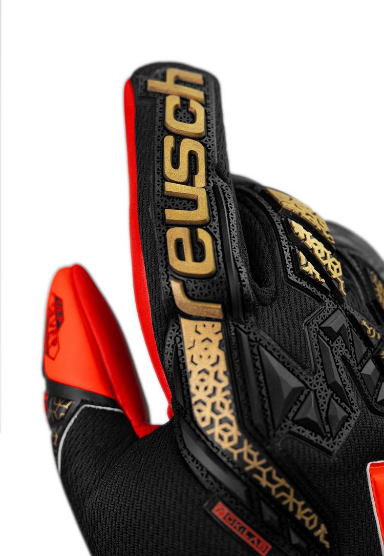 Reusch Reusch Attrakt Freegel Silver Junior Torwarthandschuhe - 7075 blck/gold/firy red - 4 | SportScheck