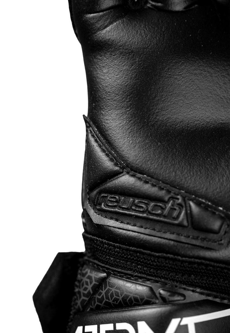 Reusch Reusch Attrakt Infinity NC Junior Torwarthandschuhe - 7700 black - 5 | SportScheck