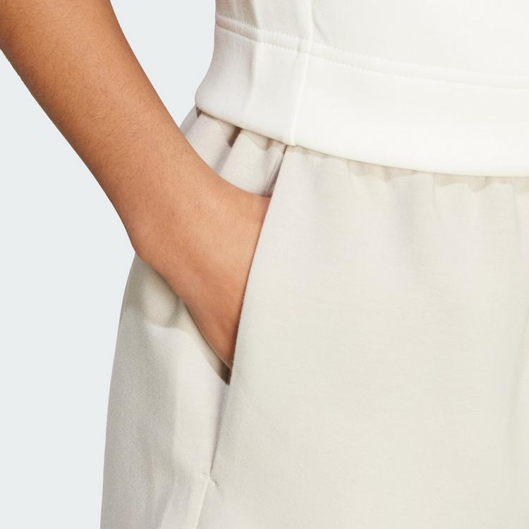 adidas adidas Soft Lux Shorts, locker geschnitten Funktionsshorts Damen - Beige - 1 | SportScheck