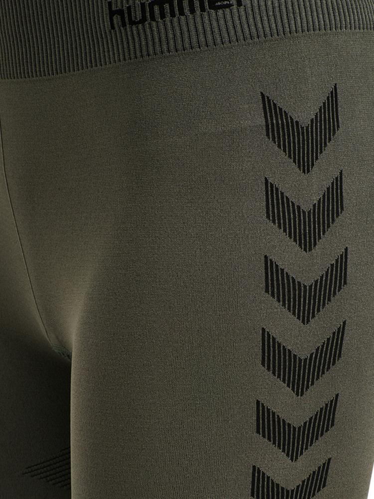 hummel hummel HUMMEL FIRST SEAMLESS TR SHT TIGH W Tights Damen - GRAPE LEAF - 0 | SportScheck