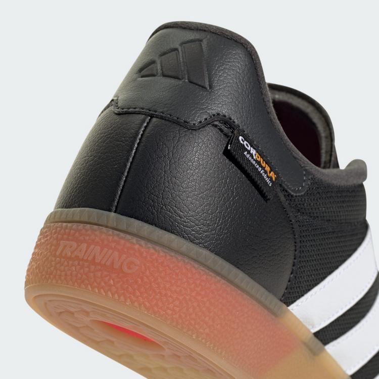 adidas adidas Spezial-Trainingsschuhe Fitnessschuhe - Core Black / Chalk White / Lucid Red - 7 | SportScheck