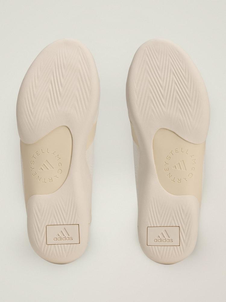 adidas adidas adidas By Stella McCartney Taekwondo Fitnessschuhe Damen - Almond Milk-Smc / Almond Milk-Smc / Core Black - 2 | SportScheck