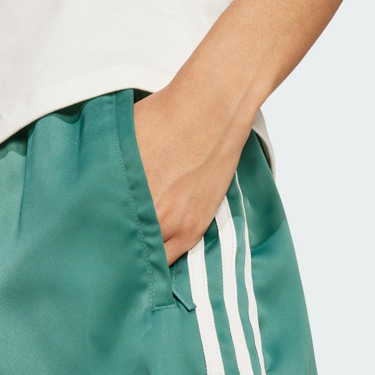 adidas adidas Italien Shorts Funktionsshorts Damen - Tech Forest - 0 | SportScheck