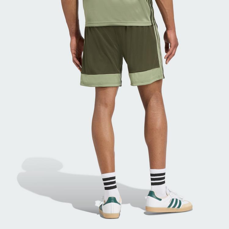 adidas adidas Tiro 25 Essentials Shorts Fu&szlig;ballshorts Herren - Night Cargo / Tent Green / Impact Orange - 1 | SportScheck