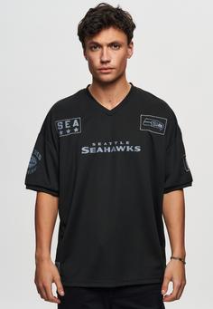 Rückansicht von Re:Covered NFL Seahawks SEA 76 Oversized Printshirt Herren Black