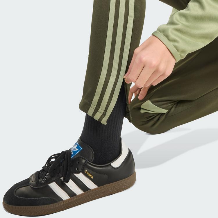 adidas adidas Tiro 25 Essentials Kids Trainingshose Trainingshose Kinder - Night Cargo / Tent Green / Impact Orange - 1 | SportScheck