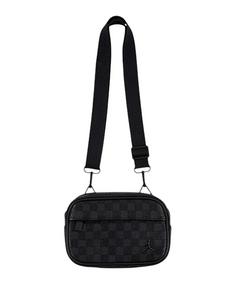 Rückansicht von Nike Jam Monogram Camera Tasche Sporttasche schwarz