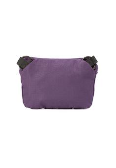 Rückansicht von Cleptomanicx Hipbag Tap Classic Bauchtasche Montana Grape