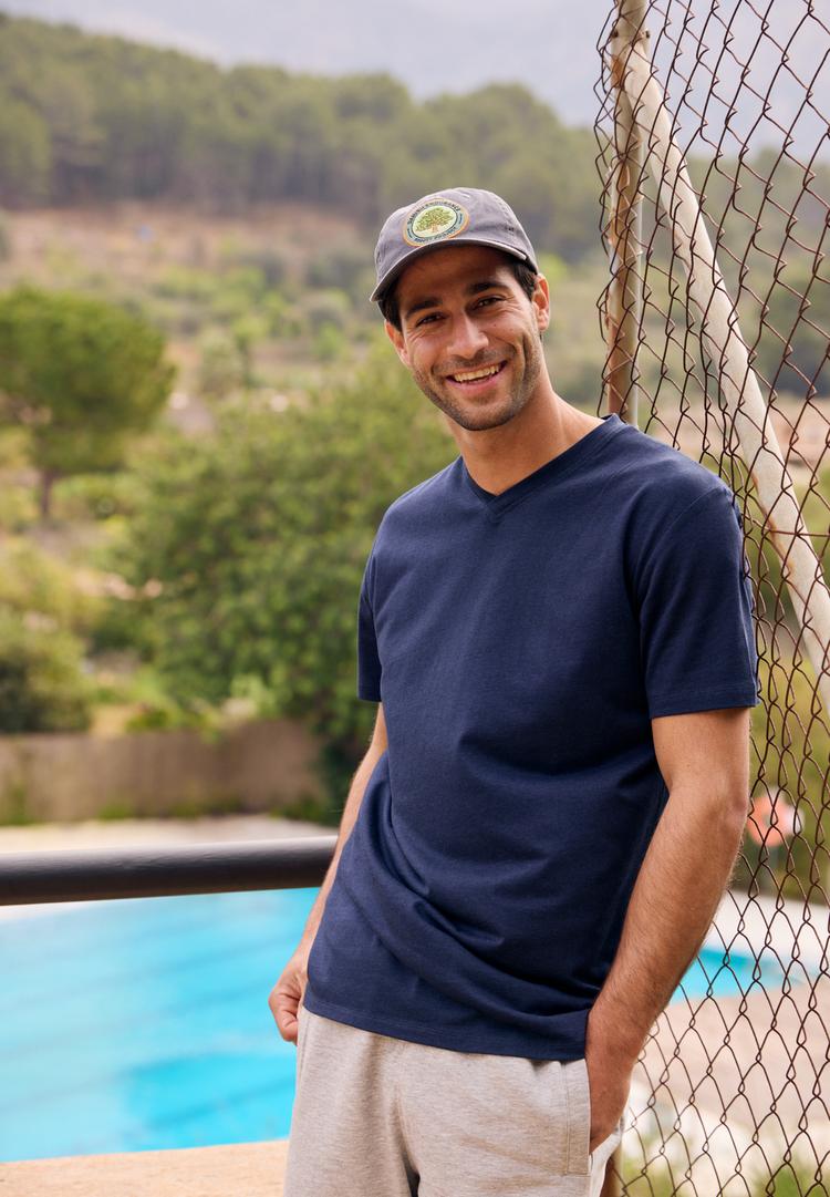 DANISH ENDURANCE DANISH ENDURANCE Basic V-Neck T-Shirt Herren - white_dark navy - 0 | SportScheck