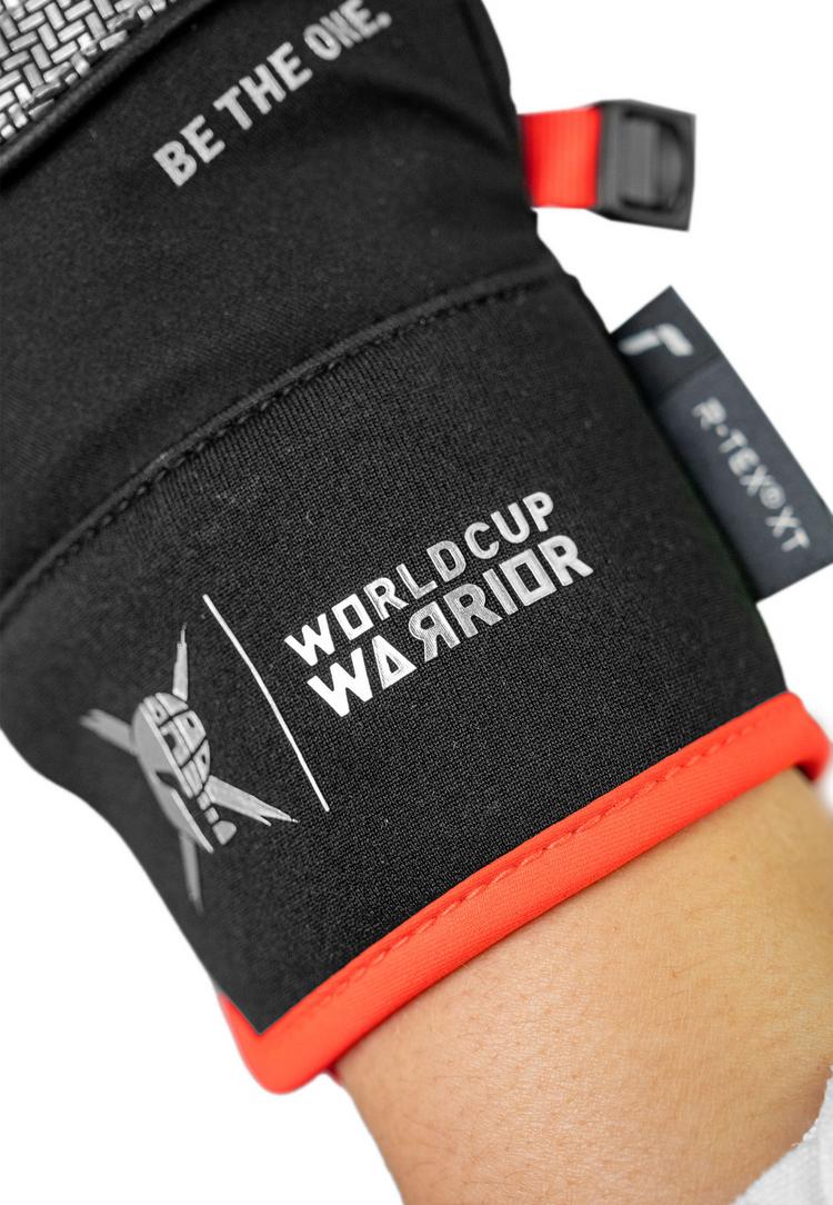 Reusch Reusch Worldcup Warrior Prime R-TEX&reg; XT Handschuh Kinder - 7588 blck/silver/fluo red - 4 | SportScheck