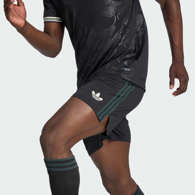 adidas adidas Juventus Turin 25/26 Ausweichshorts Fu&szlig;ballshorts Herren - Black / Ecru Tint - 1 | SportScheck