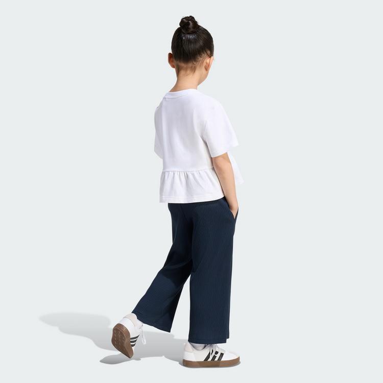 adidas adidas SEASONALS SWEAT RUFFLES SET Trainingsanzug Kinder - White / St Tropic Bloom - 1 | SportScheck