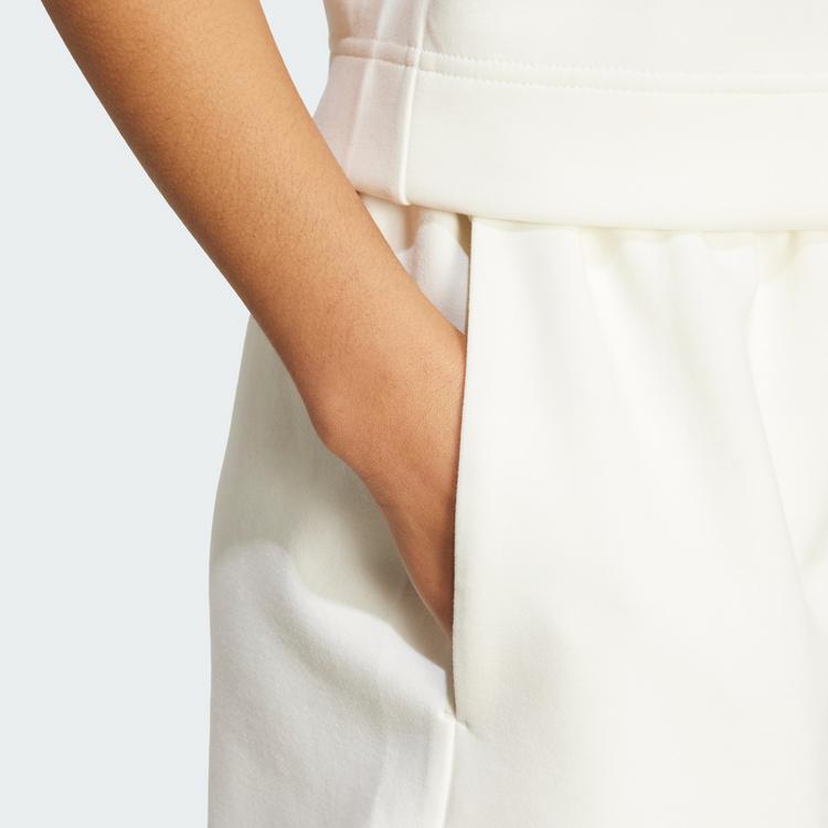 adidas adidas Soft Lux Shorts, locker geschnitten Funktionsshorts Damen - Off White - 1 | SportScheck