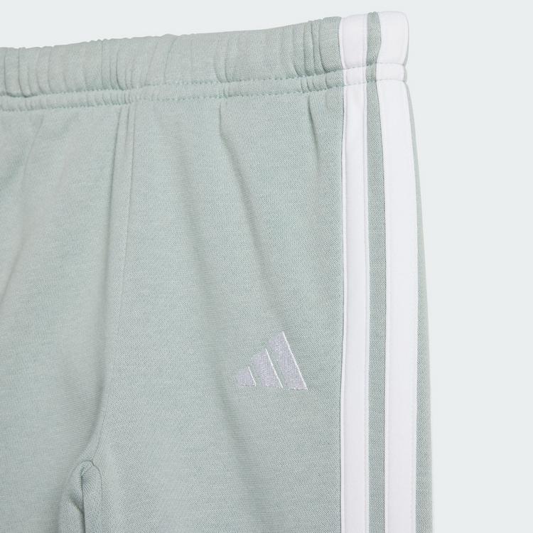 adidas adidas Essentials-Jogginghose Trainingsanzug Kinder - Wonder Sage / White - 2 | SportScheck