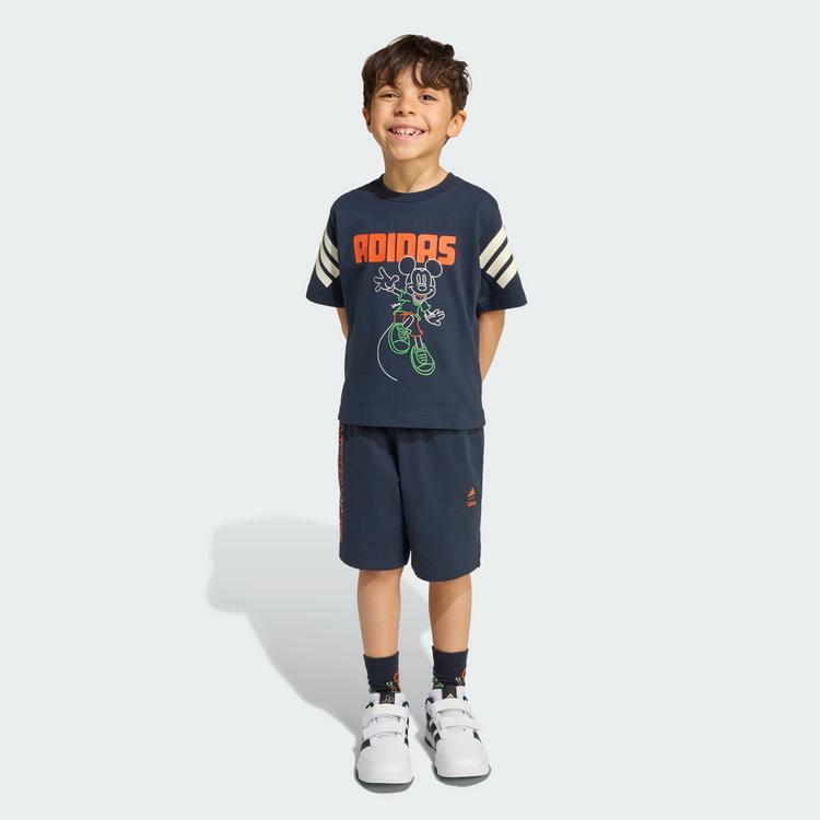 adidas adidas Disney Micky Maus T-Shirt-Set Kinder Trainingsanzug Kinder - Aurora Ink / Off White / Impact Orange - 1 | SportScheck
