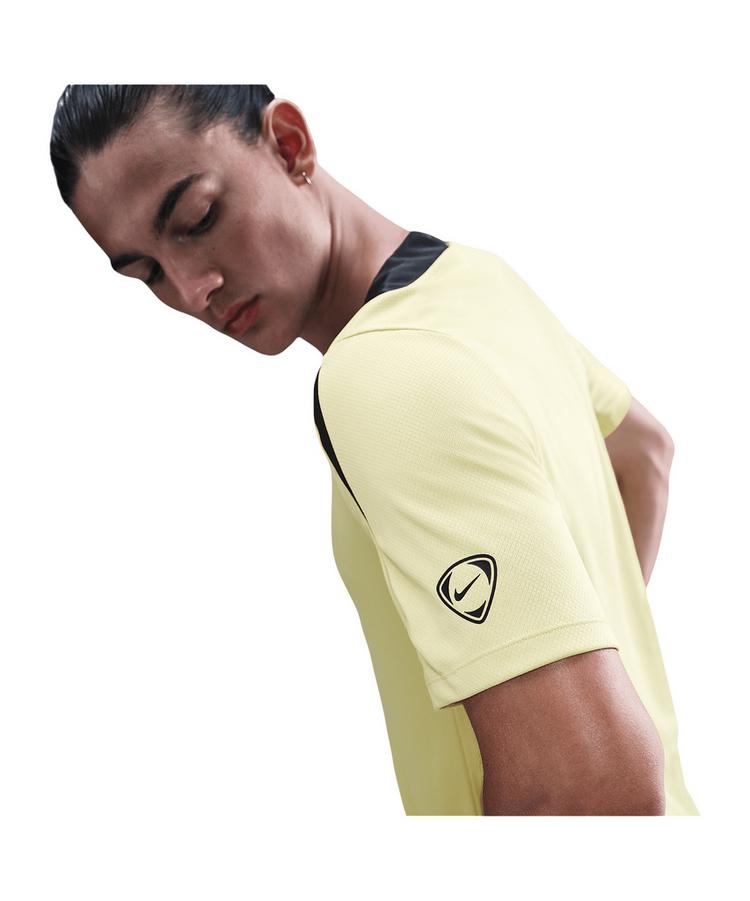 Nike Nike Strike T90 Trainingsshirt Funktionsshirt Herren - gruengruen - 1 | SportScheck