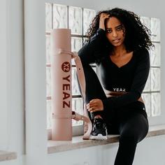 Rückansicht von YEAZ AURA Matte Velvet Glow