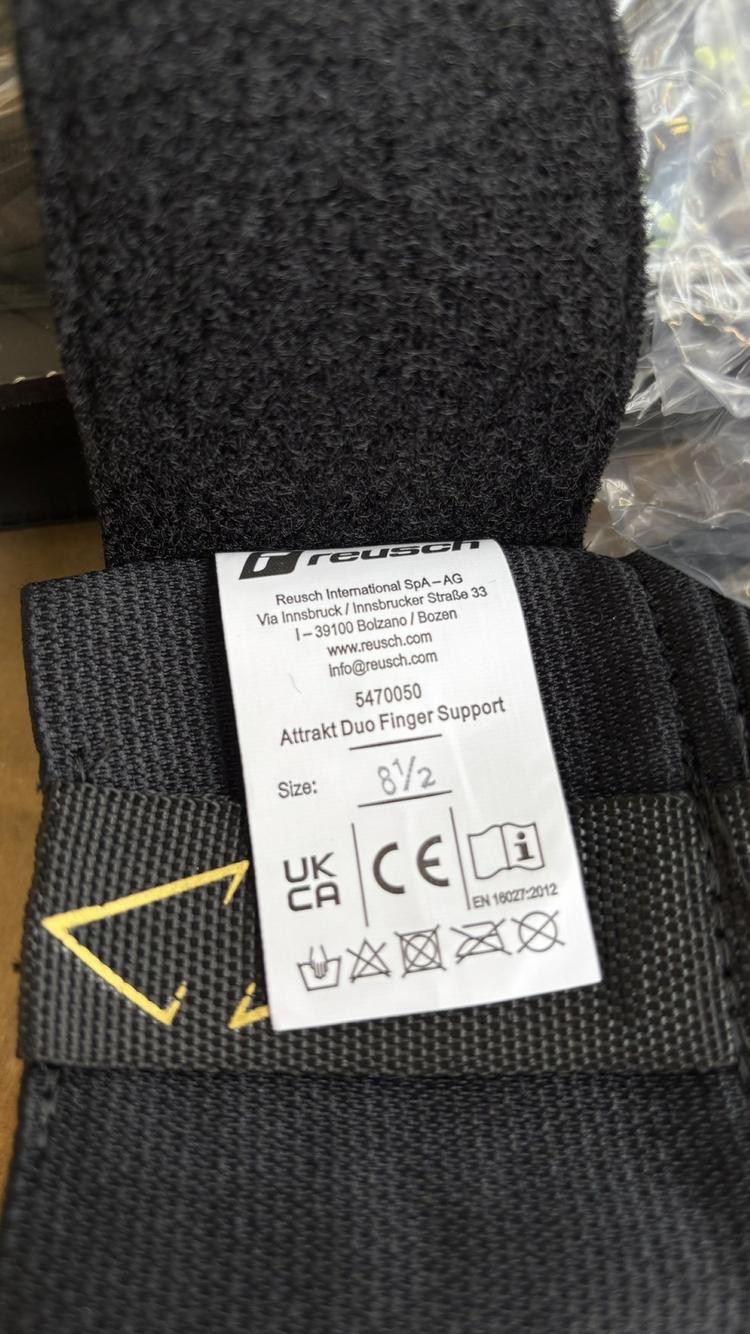 Reusch Reusch Attrakt Duo Finger Support Torwarthandschuhe - 7739 black/gold/yellow/black - 4 | SportScheck