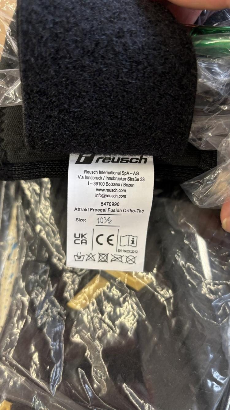 Reusch Reusch Attrakt Freegel Fusion Ortho-Tec Torwarthandschuhe - 7707 black / gold - 6 | SportScheck