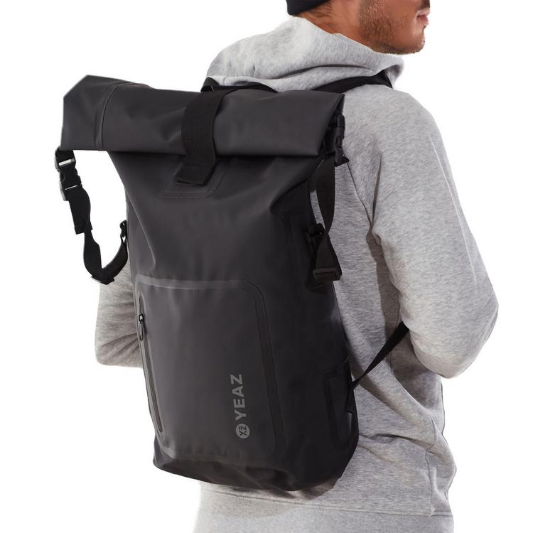 YEAZ YEAZ Wasserfester Rucksack wei&szlig;es Logo Packsack - Eclipse Black - 2 | SportScheck